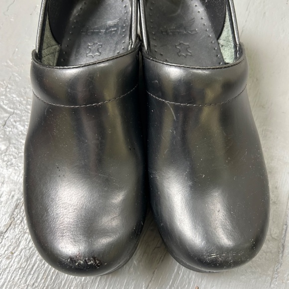 Black Dansko clogs - Picture 3 of 4